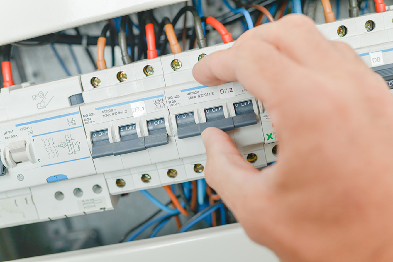 Schalt­schrank­bau bei MFI Elektroanlagenbau UG (haftungsbeschränkt) in Finsterwalde